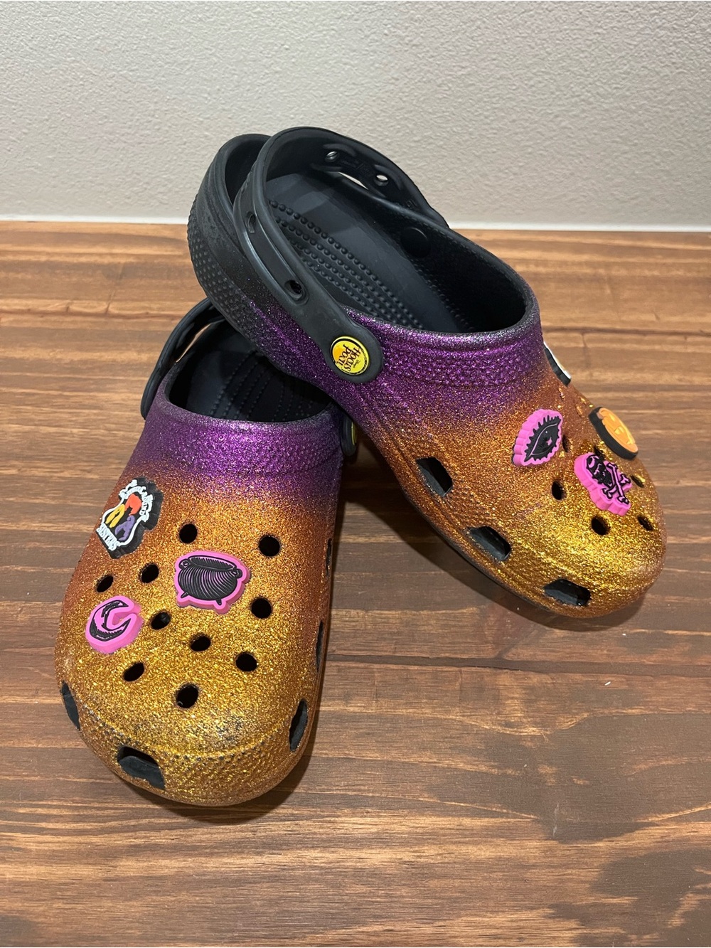 Disney Parks Halloween Hocus Pocus Crocs Sz US M5 W7 Ombré Jibbitz